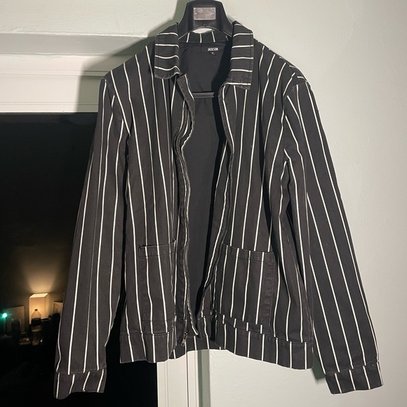 Black and white striped lightweight jacket - Picture 1 of 3